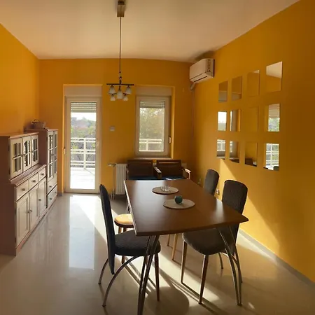Pronto Apartment *